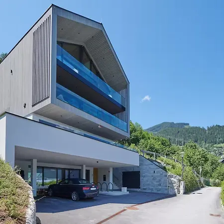 Hand To Bison Lake View 4bdr Casa vacanze Zell am See