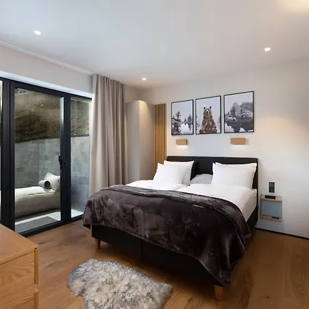 Hand To Bison Lake View 4bdr Casa vacanze Zell am See