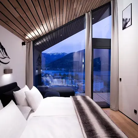 Feriehus Hand To Bison Lake View 4bdr *