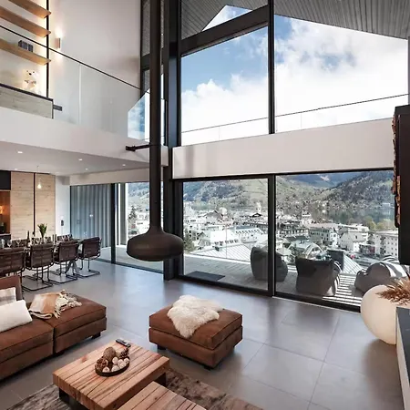 Hand To Bison Lake View 4bdr Casa vacanze Zell am See
